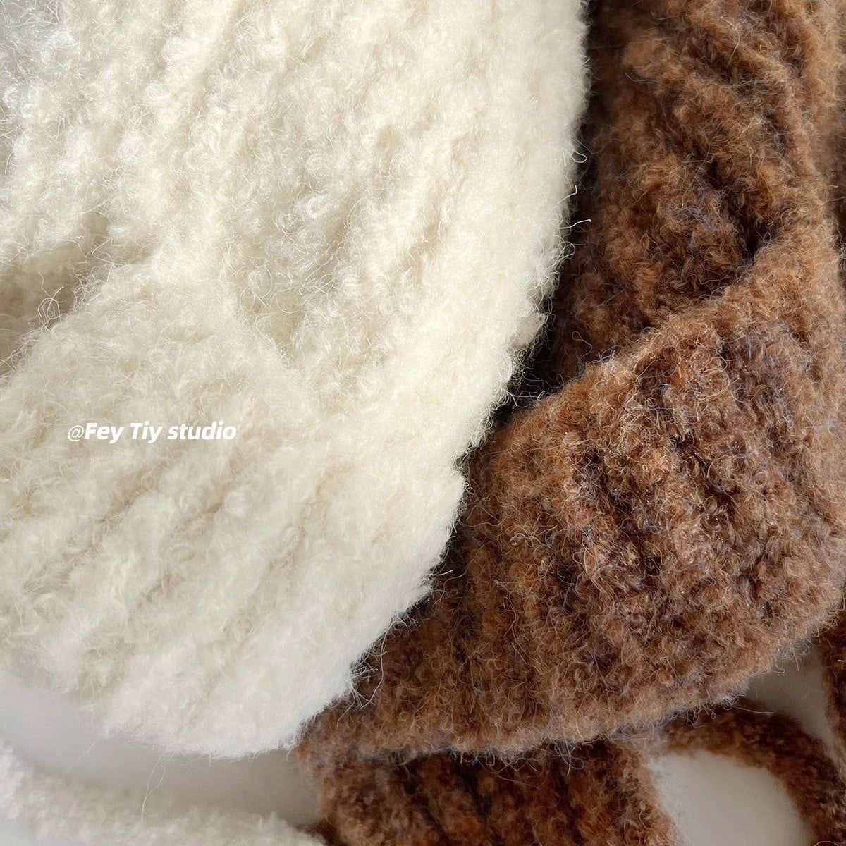  Mũ Len Tai Dài Nâu Camel 