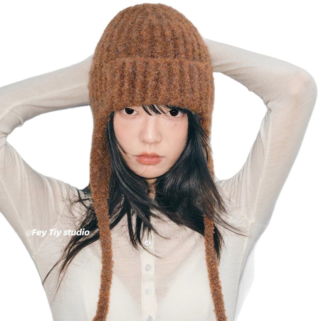  Mũ Len Tai Dài Nâu Camel 