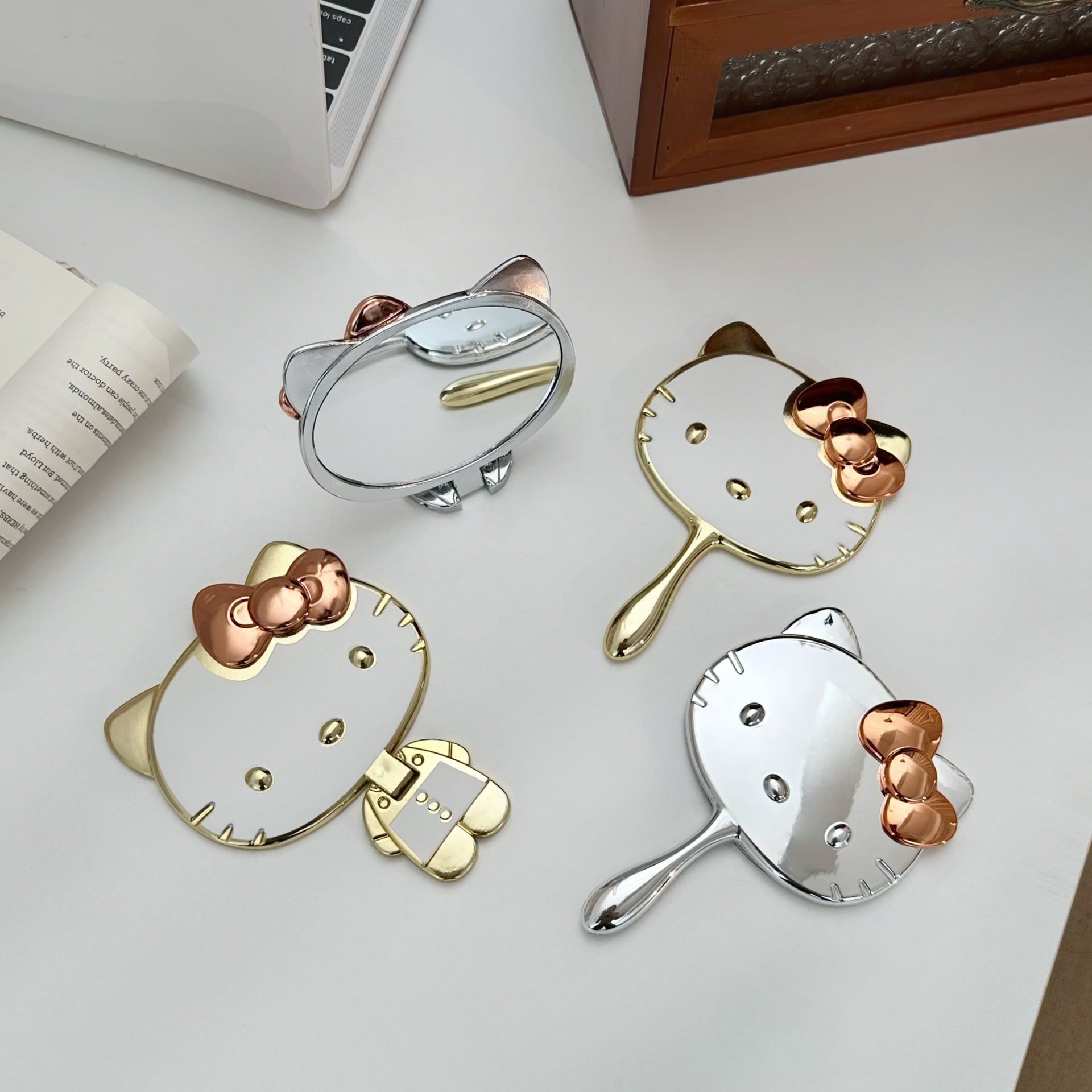  Gương Cầm Tay Hello Kitty 