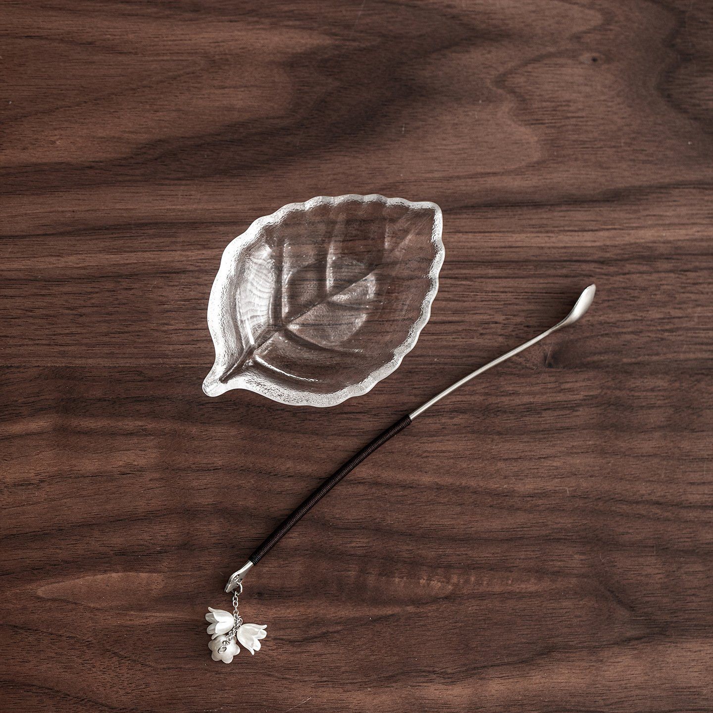  Đĩa Lá Thủy Tinh Kèm Muỗng Khuấy 