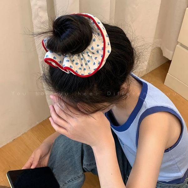  Scrunchie Tulip Xanh Viền Đỏ 