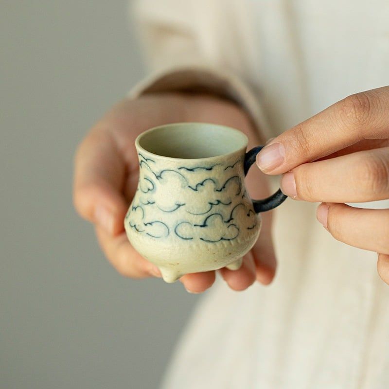  Chén Trà Vẽ Tay Họa Tiết Mây Trời 