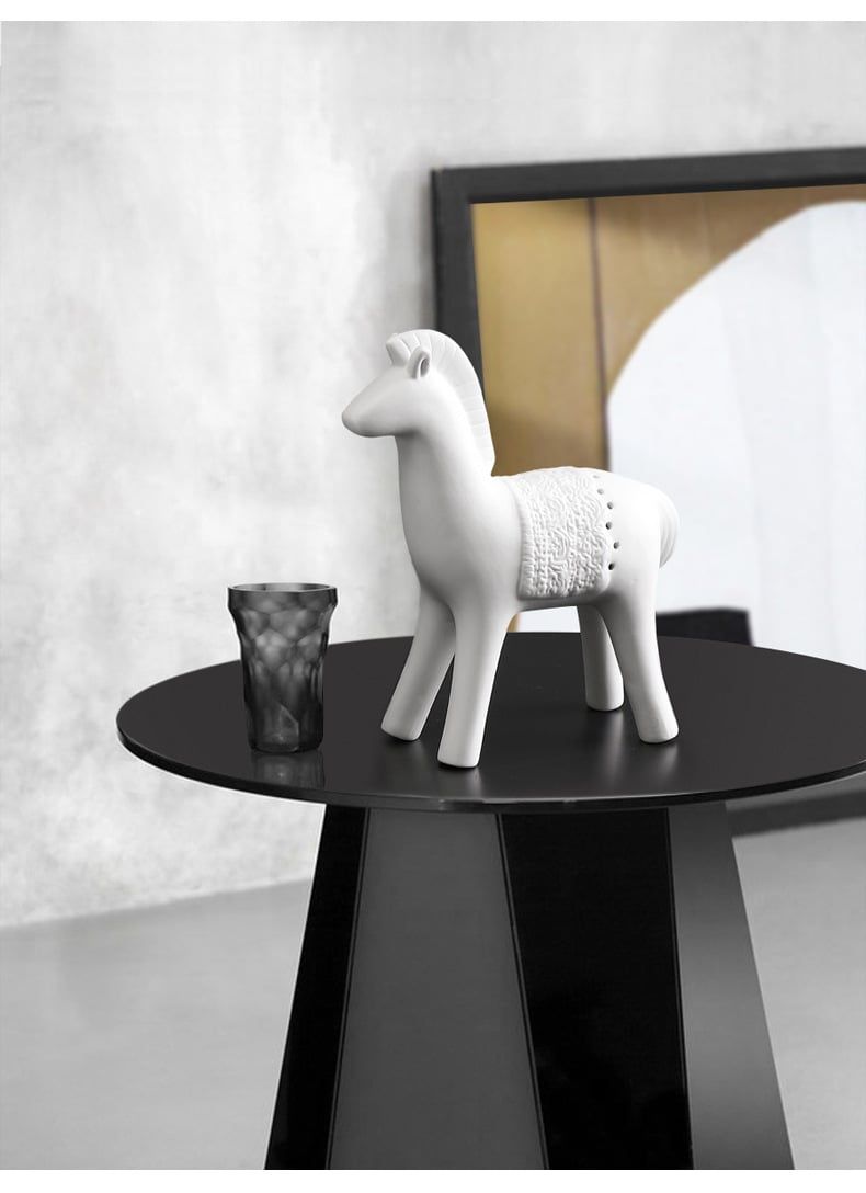  Ngựa Gốm Trắng 