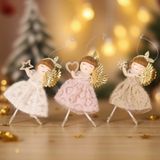  Thiên Thần Tóc Ngắn Ôm Bông Tuyết 