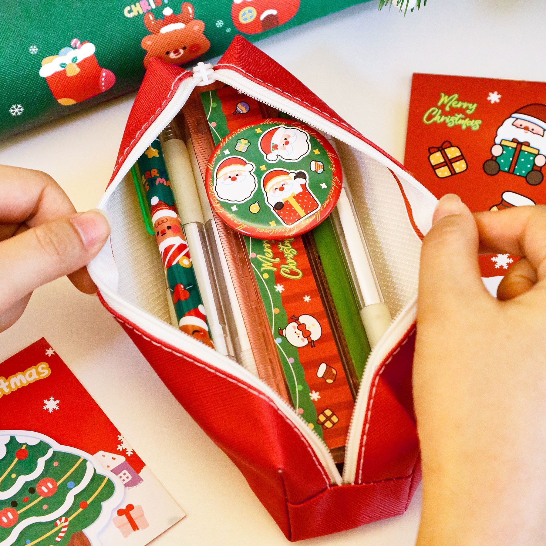  Hộp Bút Kháng Nước Chủ Đề Giáng Sinh 