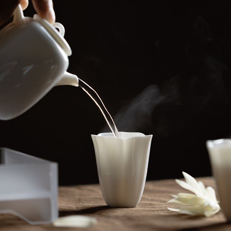 Chén Trà Ngọc Bích Vân Nổi 