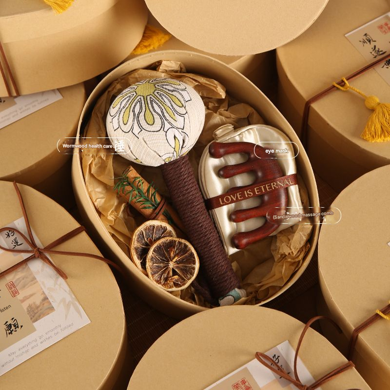  Hộp Quà Lược Gỗ Đàn Hương, Búa Ngải Cứu, Mặt Nạ Ngủ 