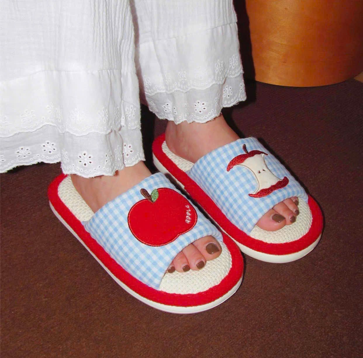  Dép Đi Trong Nhà Quả Táo 
