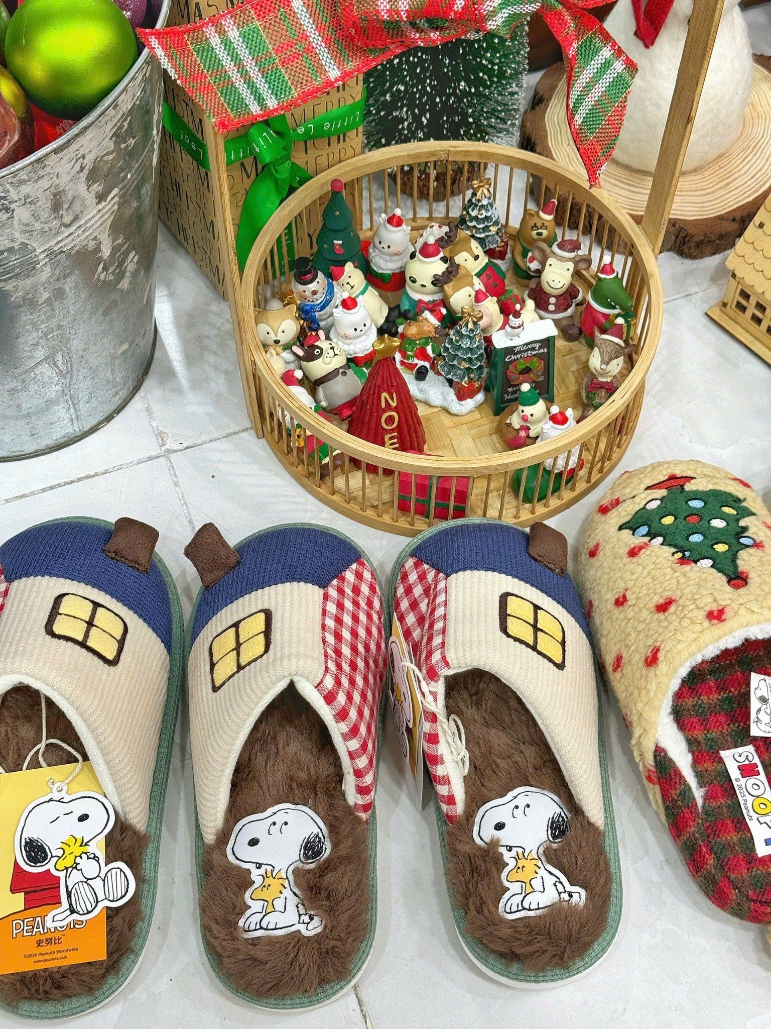  Dép Winter Cottage Snoopy 