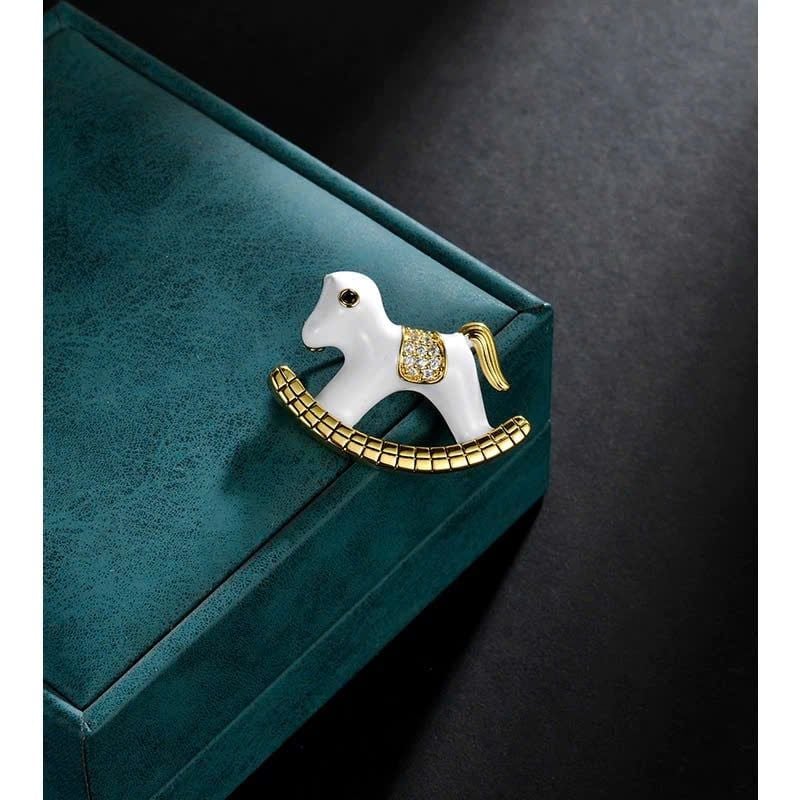  Cài Áo Ngựa Bập Bênh 