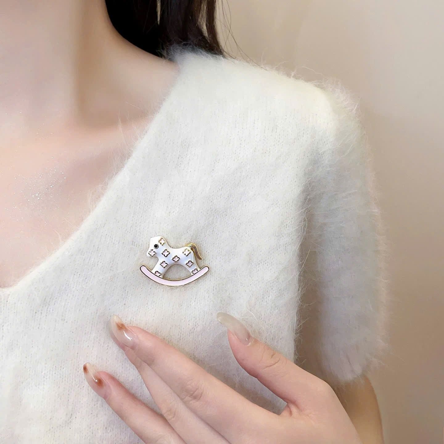  Cài Áo Ngựa Bập Bênh 