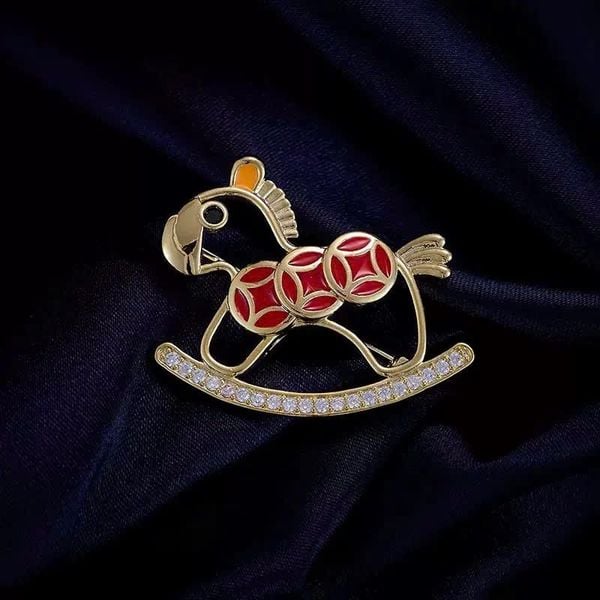  Cài Áo Ngựa Đồng Xu 
