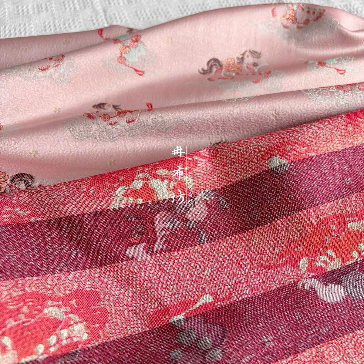  Khăn Trải Bàn Ngựa Phúc Lạc 