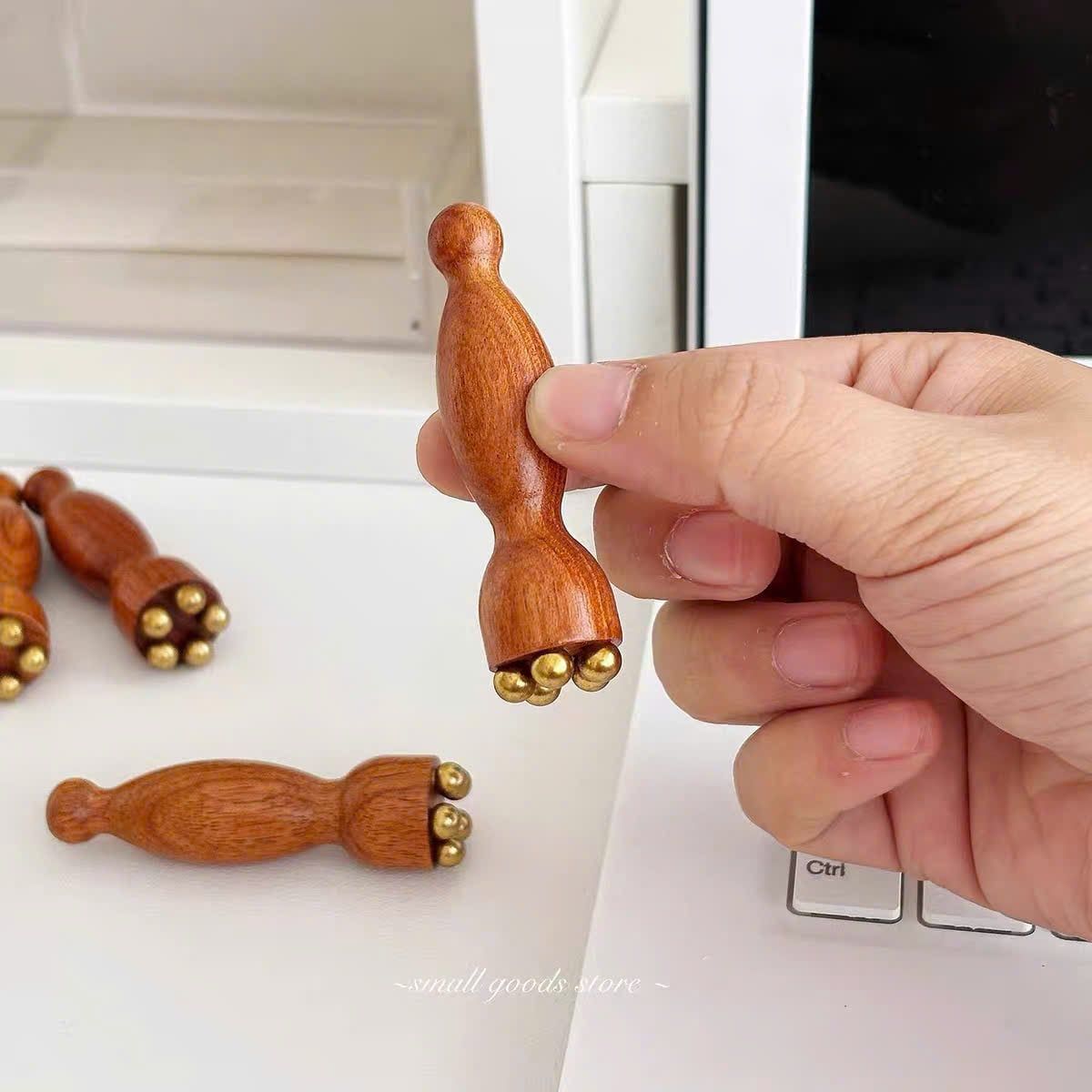  Thanh Massage Mắt Gỗ Hồng Mộc 