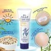 Kem Chống Nắng Hatomugi Ý Dĩ SPF50+ PA++++ 80g – Dưỡng Ẩm, Bảo Vệ Da Hằng Ngày