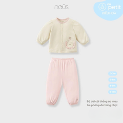 Nous Bộ dài cài thẳng áo be phối quần hồng nhạt Petit