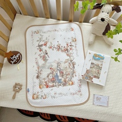 Lót chống thấm cotton organic họa tiết cổ tích Bebezoo VN 50*70 cm