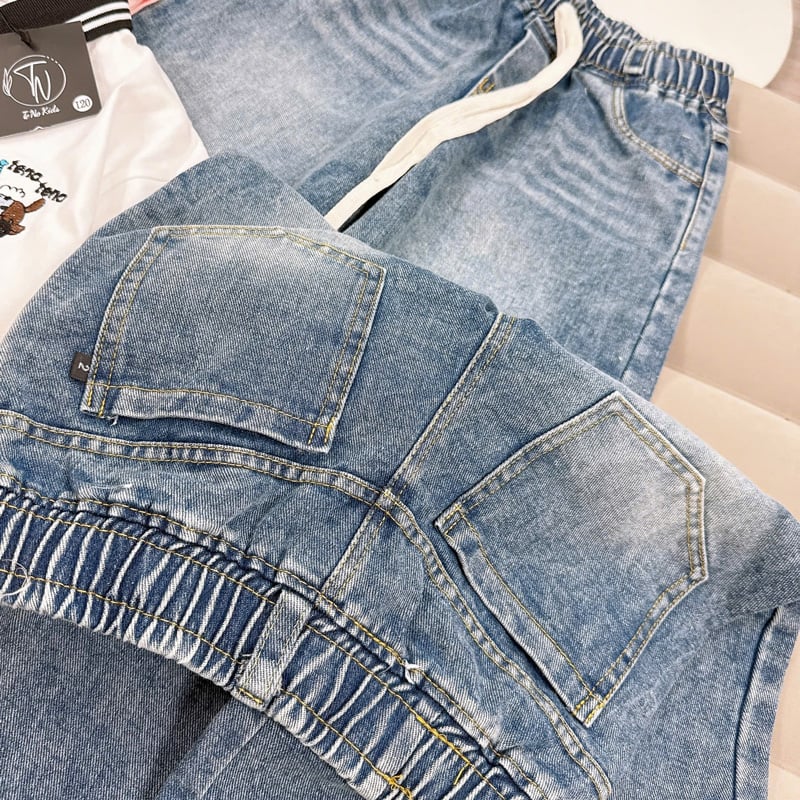Bộ jean dài bé gái cà vạt