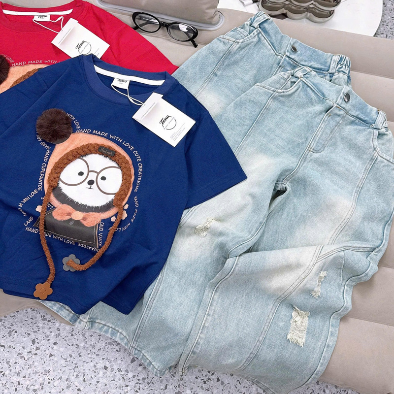 Bộ jean dài bé gái gấu trúc kiếng