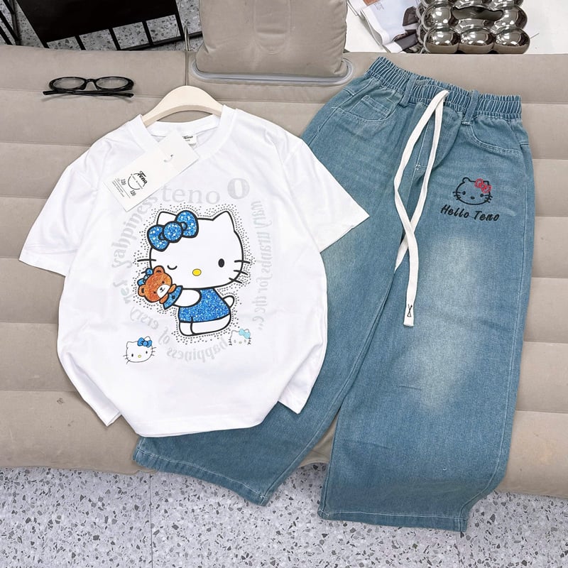 Bộ jean dài bé gái Kitty ôm gấu
