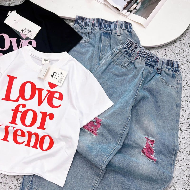 ​​​​​​​Bộ jean dài bé gái Love