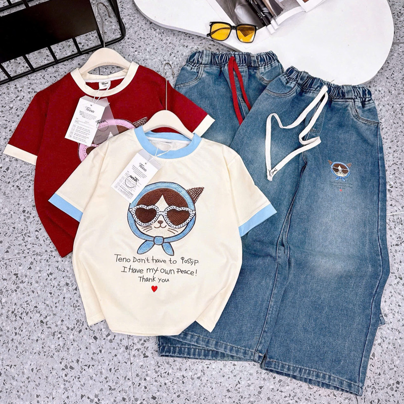 Bộ jean dài bé gái mèo đeo kiếng