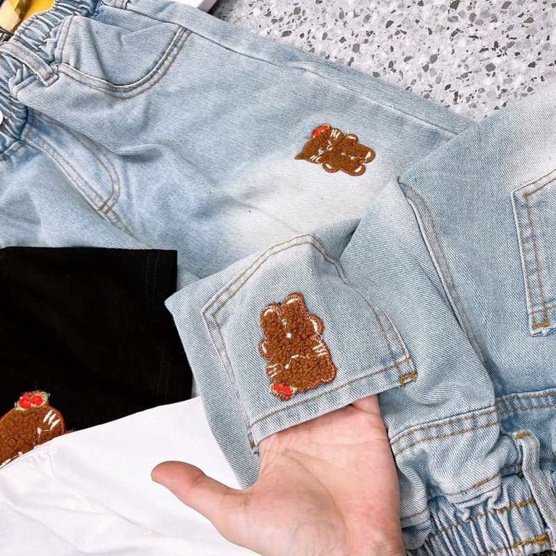 Bộ jean dài bé gái hình mèo