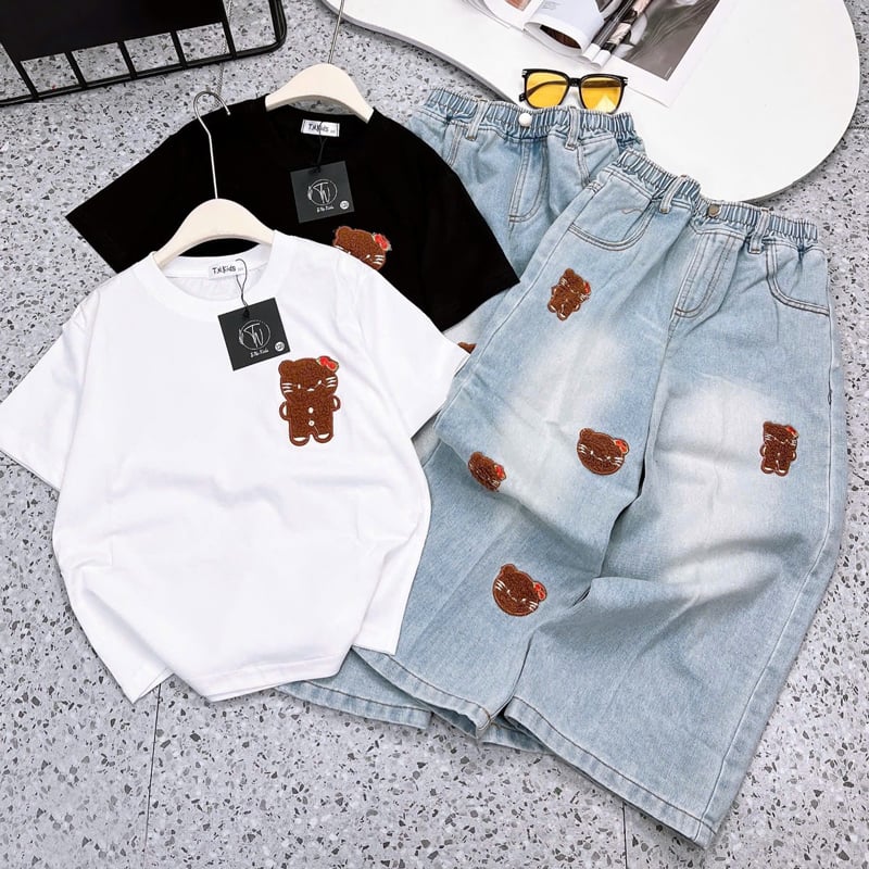 Bộ jean dài bé gái hình mèo