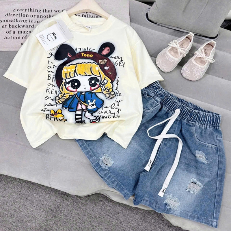 Bộ jean ngố bé gái cô gái tóc vàng