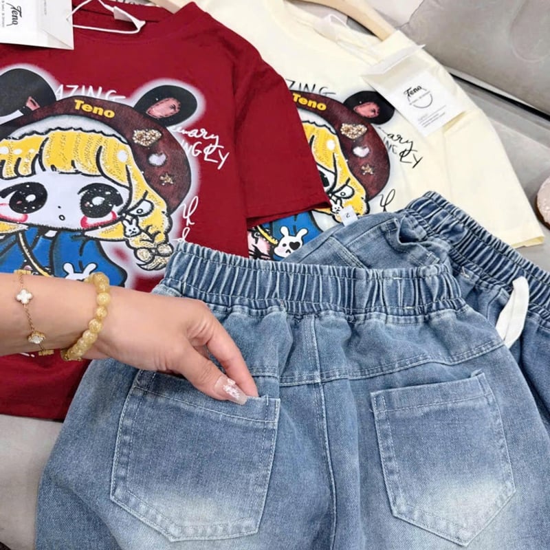 Bộ jean ngố bé gái cô gái tóc vàng