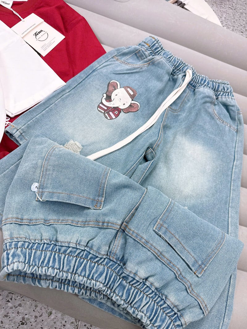 Bộ jean ngố bé gái thêu voi