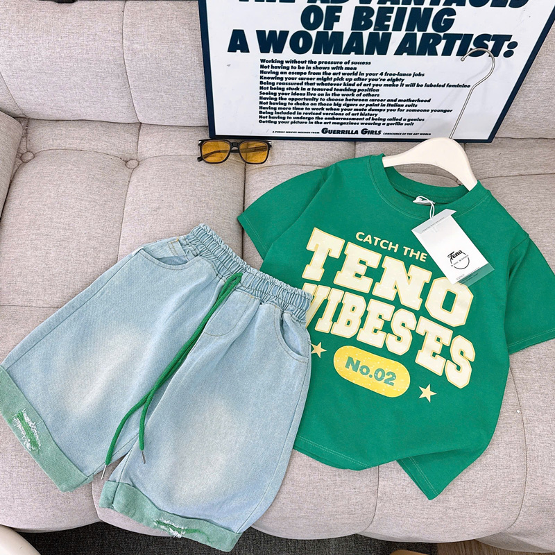 Bộ jean ngố bé gái Vibes