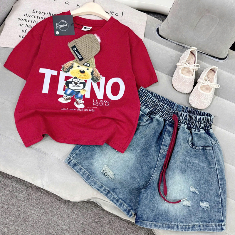 Bộ short jean bé gái hình chó pháp