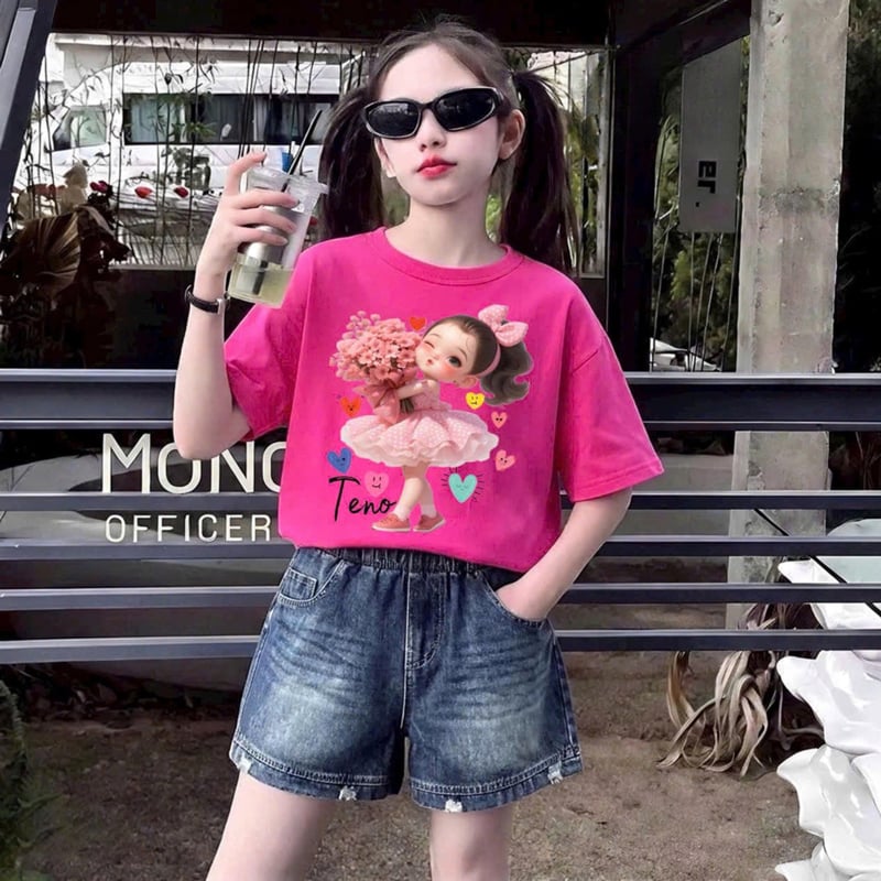 Bộ short jean bé gái cô gái ôm hoa
