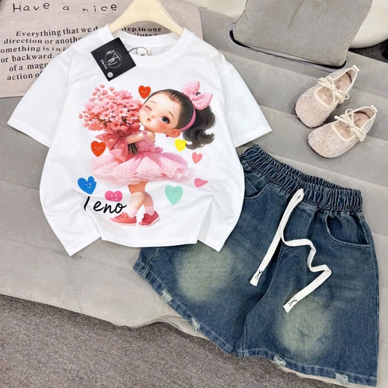 Bộ short jean bé gái cô gái ôm hoa