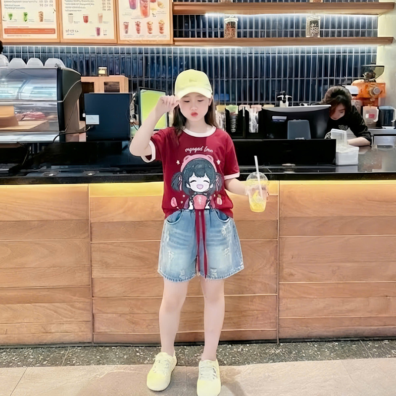 Bộ short jean bé gái cô gái tai nghe