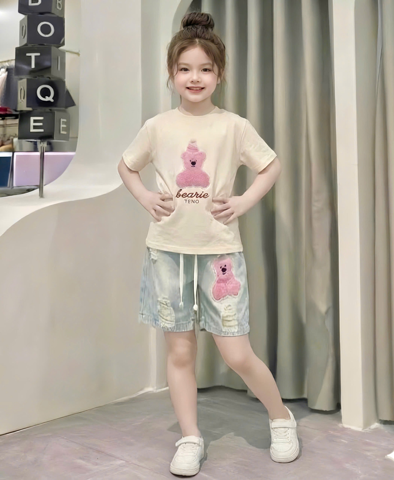 Bộ short jean bé gái gấu bông