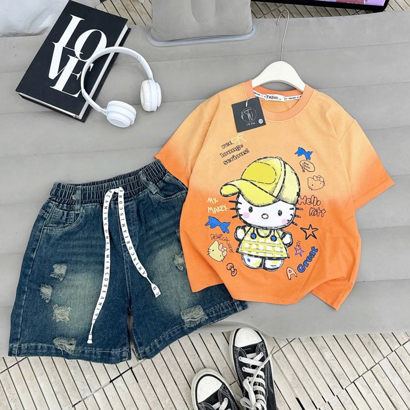 Bộ short jean bé gái Hello Kitty nón hiphop