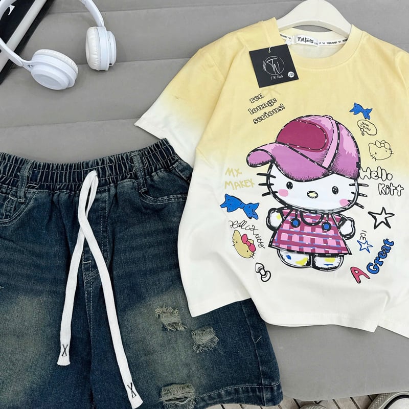 Bộ short jean bé gái Hello Kitty nón hiphop