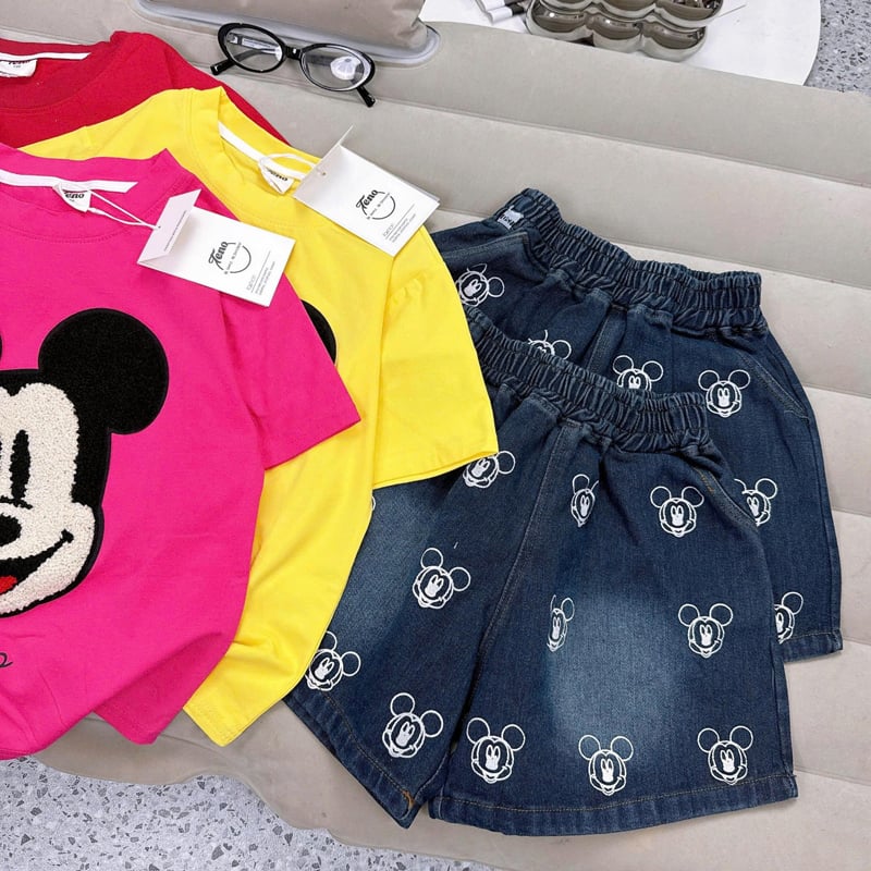 Bộ short jean bé gái Mickey lông xù