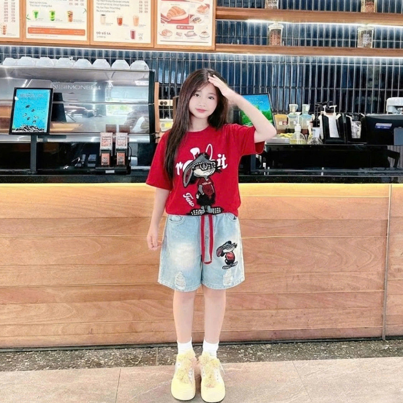 Bộ short jean bé gái thỏ đá