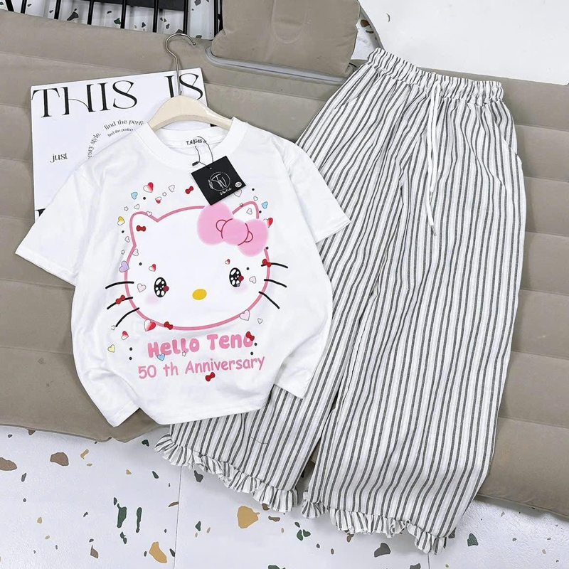 Bộ thun dài bé gái Kitty mắt rưng