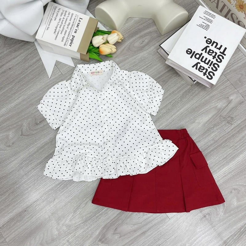Bộ váy kaki bé gái chấm bi