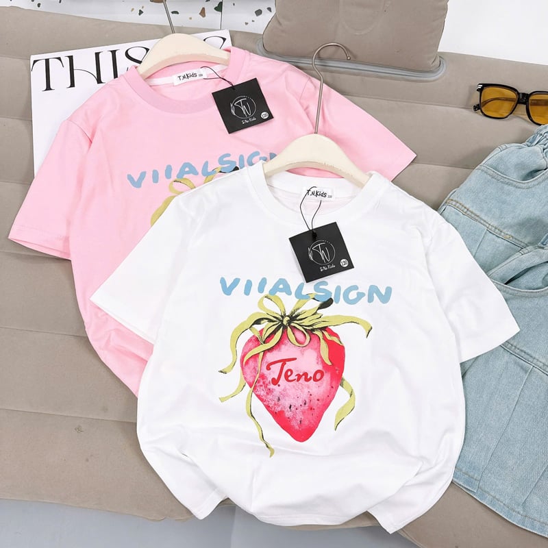 Bộ váy jean bé gái trái dâu