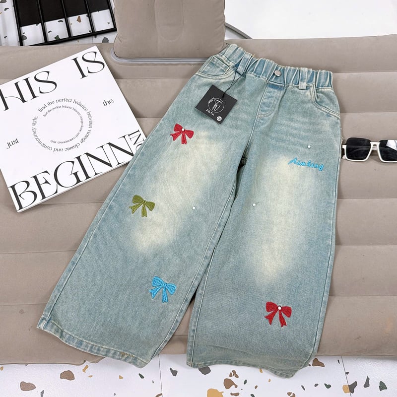 Quần jean bé gái suông dài thêu nơ