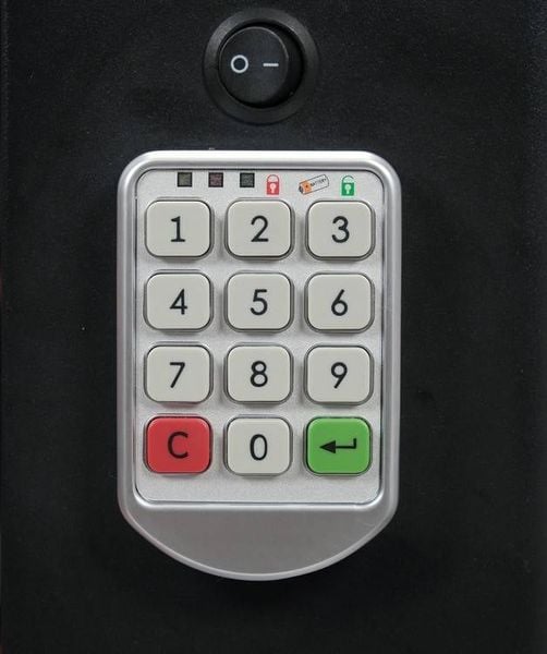 Tủ đựng đồ nghề 7 ngăn ổ khóa CODE Yato YT-09004
