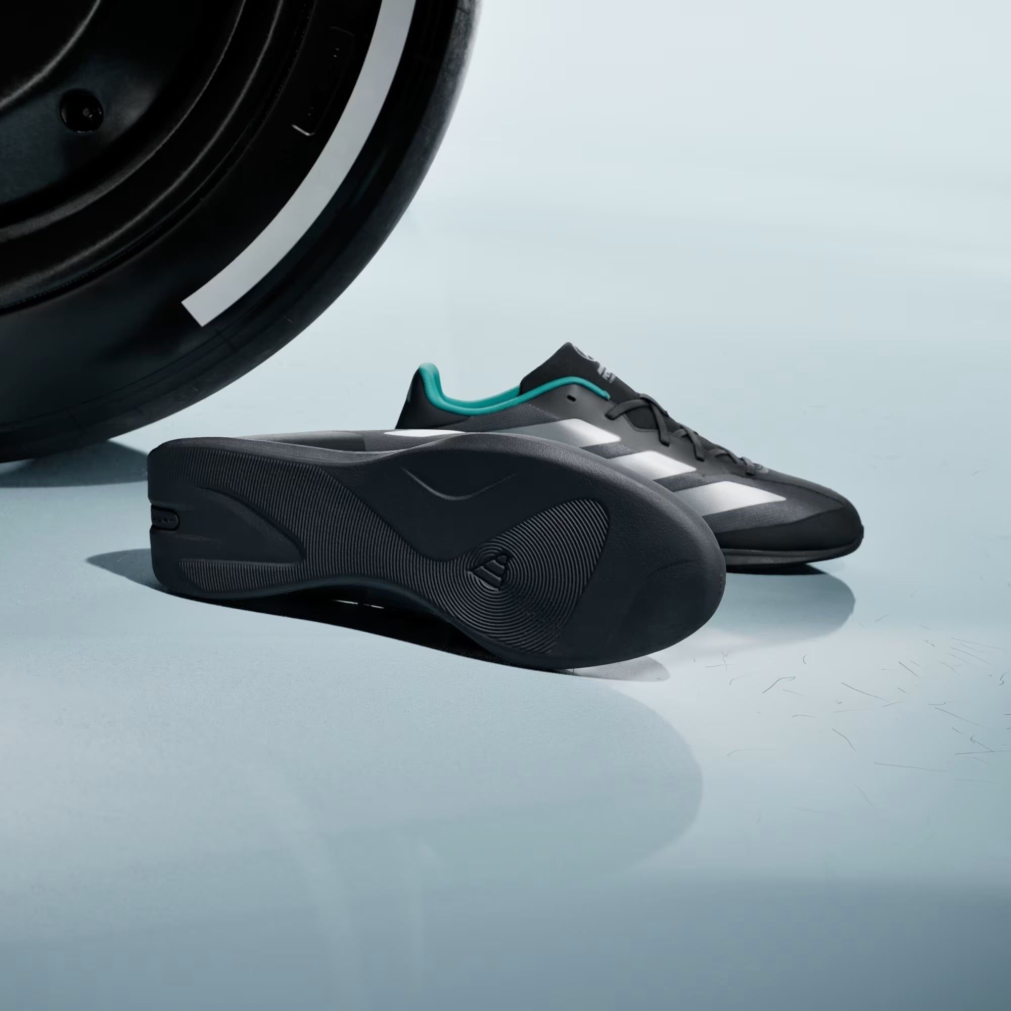  GIÀY TẬP LUYỆN NAMADIDAS FEROZA BASE MERCEDES AMG PETRONAS F1 TEAM - KJ6177 