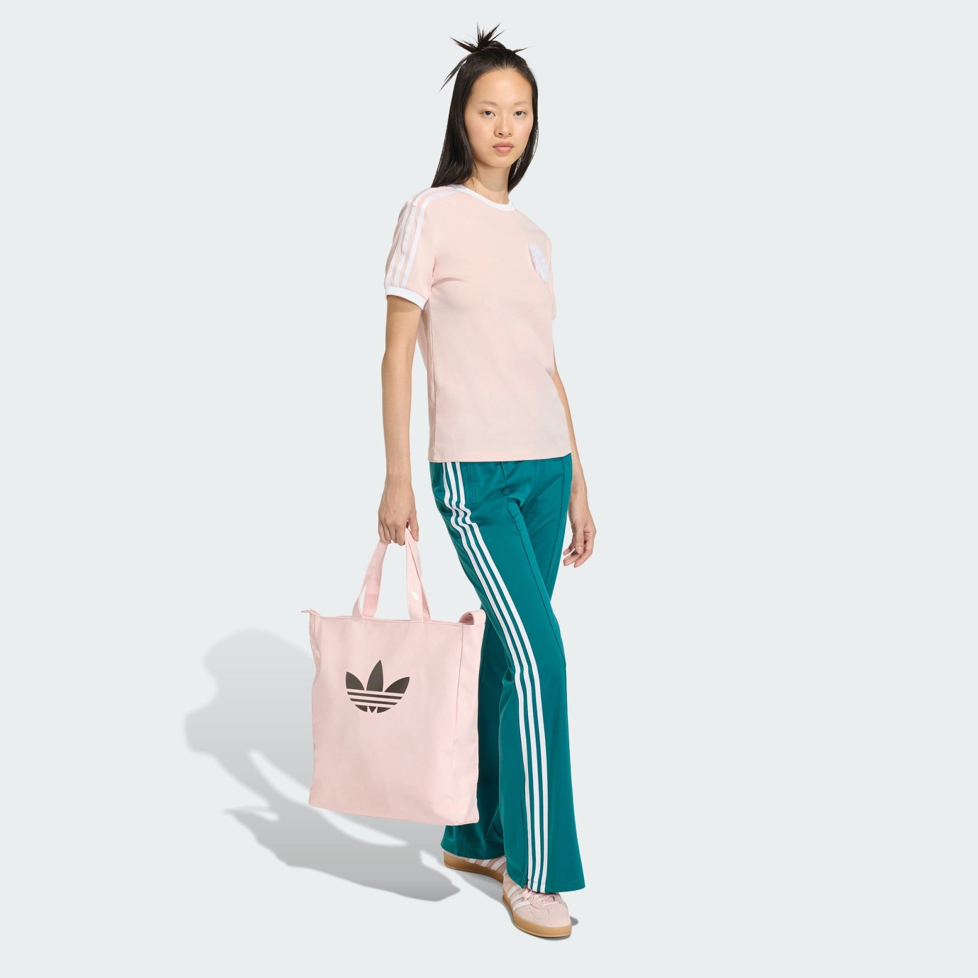  ÁO THUN NỮ NGẮN TAY ADIDAS ORIGINALS LACE BRANDING 