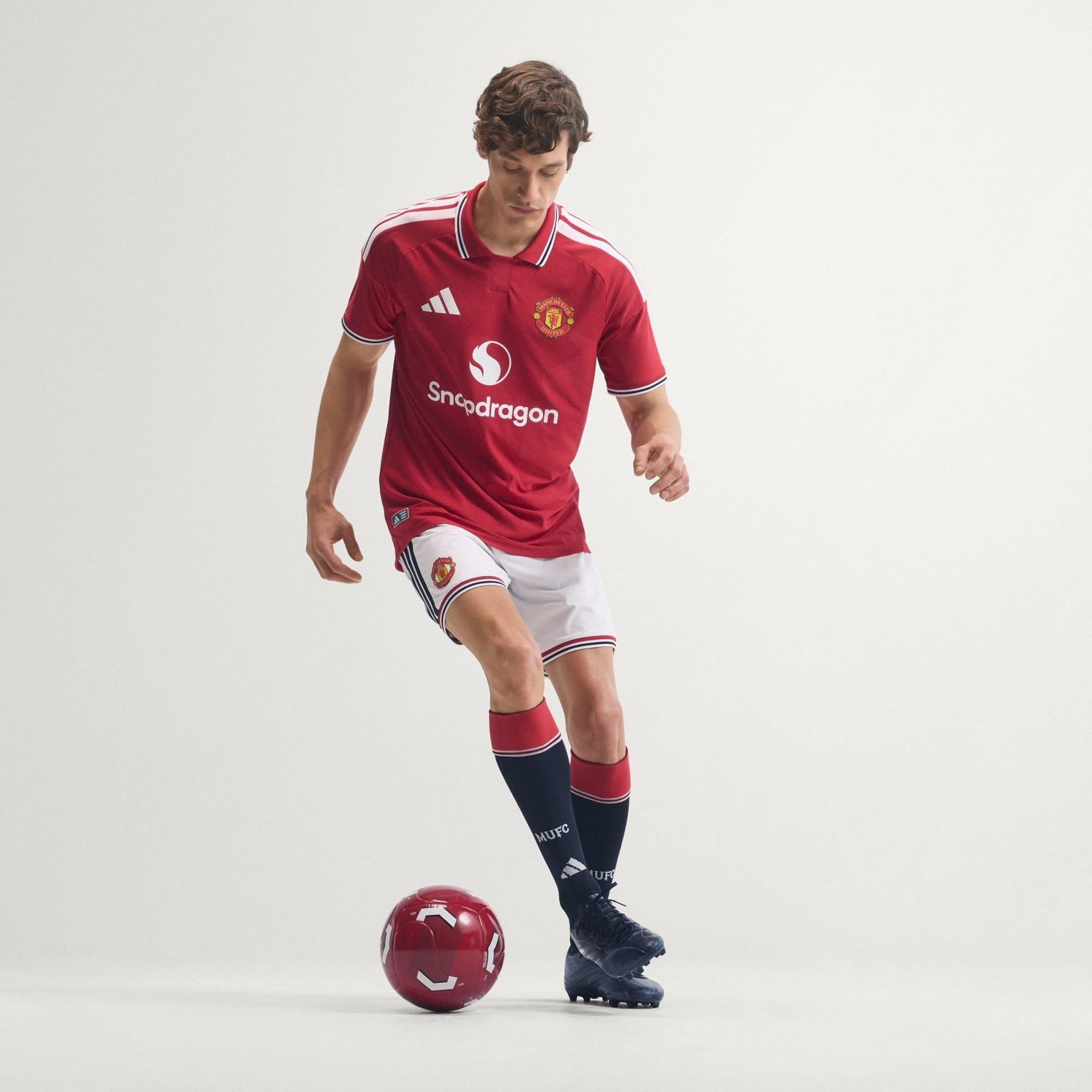 Áo Thun Nam Adidas Sân Nhà Manchester United 26/27 Phiên Bản Authentic - KA6868 