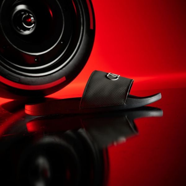  DÉP ADILETTE COMFORT AUDI REVOLUT F1 TEAM 